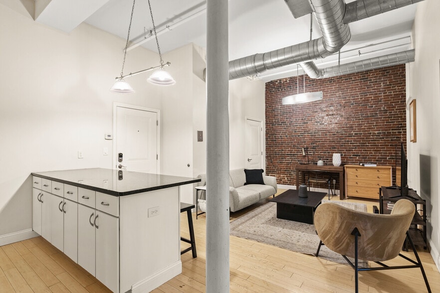 More Photos Of 37-43 Temple Pl, Boston Apartments For Lease