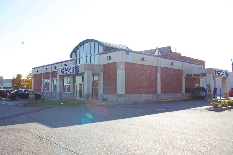 More Photos Of 132-172 Fulton Ave, Hempstead Unknown For Lease