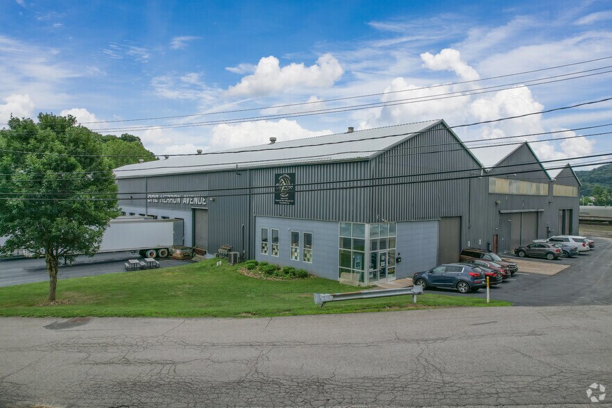 More Photos Of 1 Herron Ave, Emsworth Warehouse For Lease