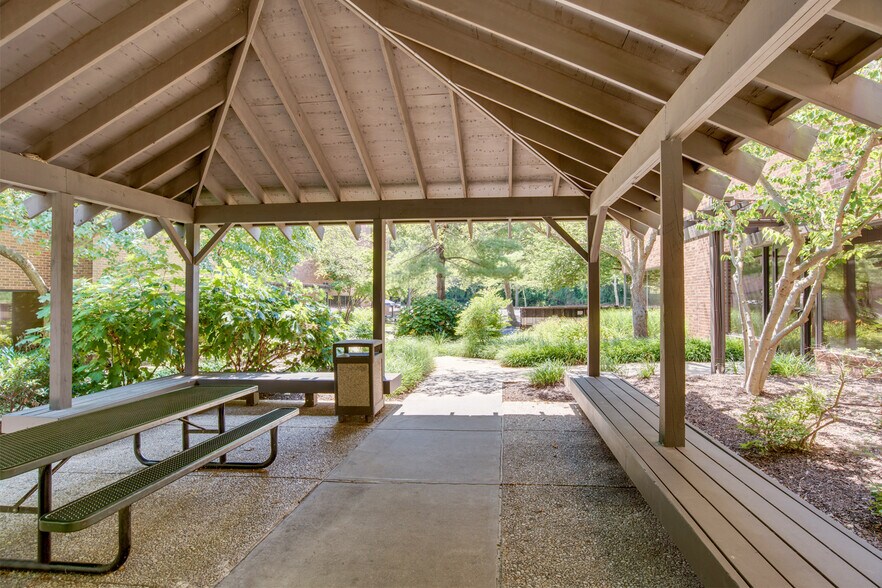 More Photos Of 809-810 Gleneagles Ct, Towson Unknown For Lease