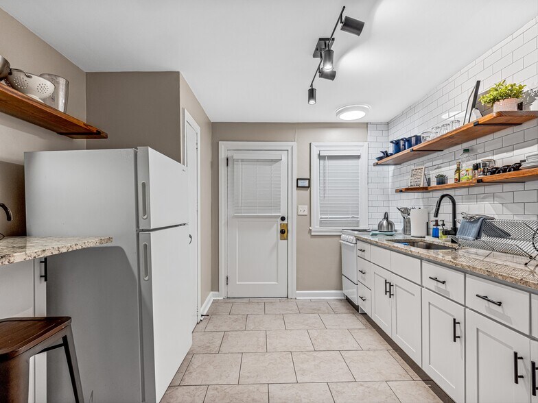 More Photos Of 1029 Patton St, Hendersonville Apartments For Sale