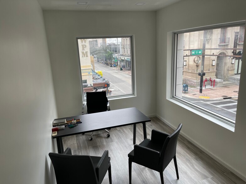 More Photos Of 39 NE 1st Ave, Miami Coworking Space