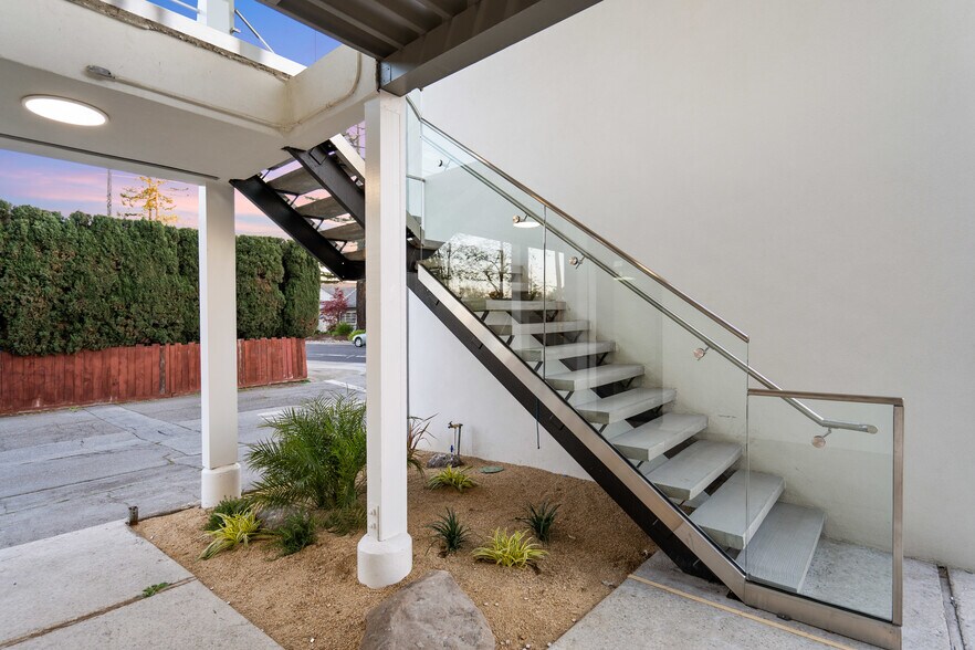 More Photos Of 2575 Flores St, San Mateo Loft Creative Space For Lease