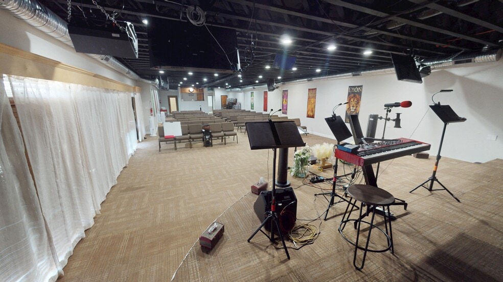 More Photos Of 1000 Payton Gin Rd, Austin Office For Sale