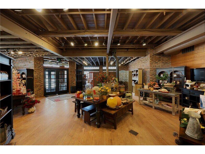 More Photos Of 8318 State Highway 23, Saint Cloud General Retail For Sale