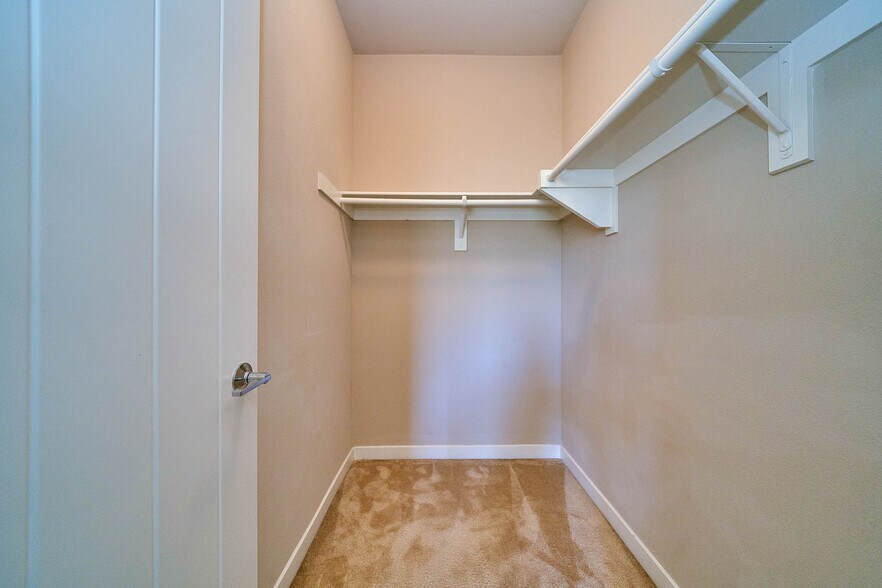 More Photos Of 801 S Anaheim Blvd, Anaheim General Retail For Sale