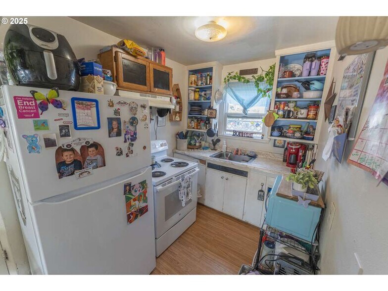 More Photos Of 2149 S Franklin St, Seaside Apartments For Sale