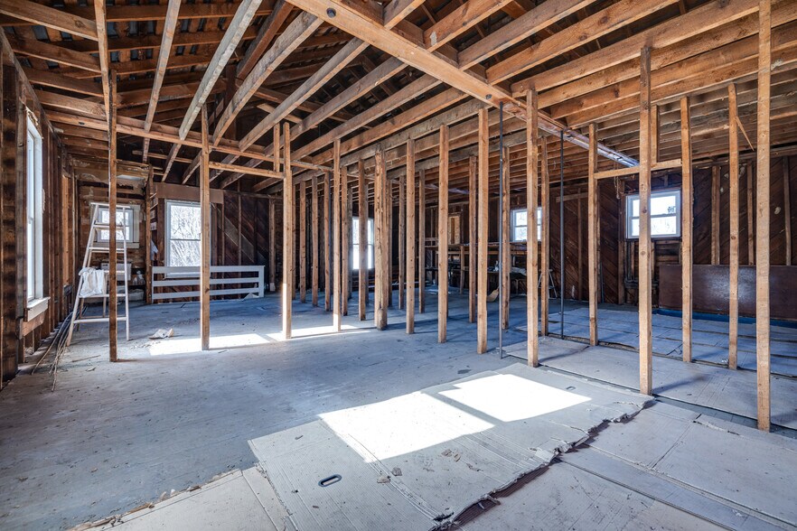 More Photos Of 164 Orchard dr, Timberville Light Distribution For Sale