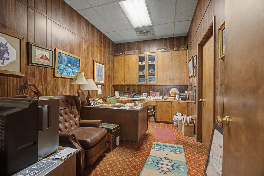 More Photos Of 100 Hopkinsville St, Russellville Freestanding For Sale