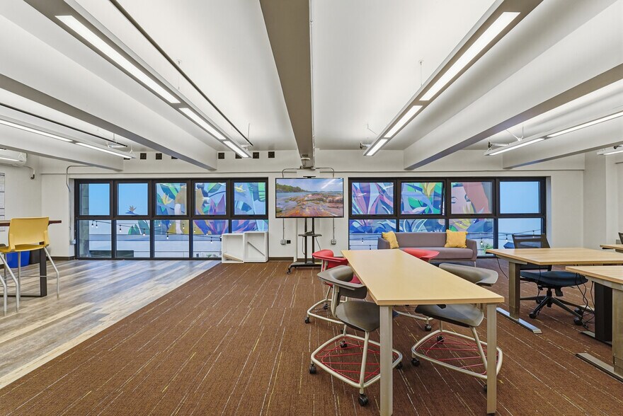 More Photos Of 387 S 1st St, San Jose Loft Creative Space For Lease