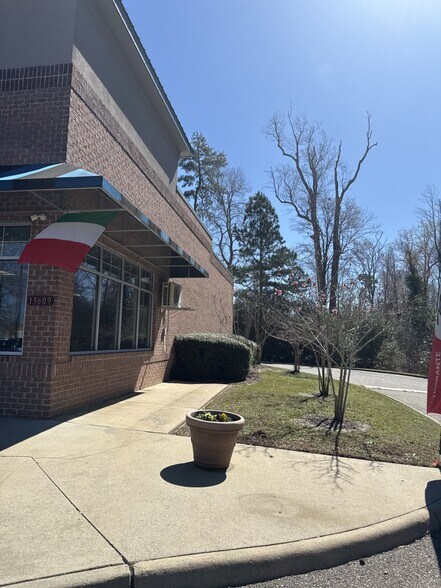 More Photos Of 13609 Carrollton Blvd, Carrollton General Retail For Sale