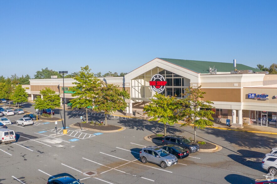More Photos Of 43761-43781 Parkhurst Plz, Ashburn General Retail For Lease