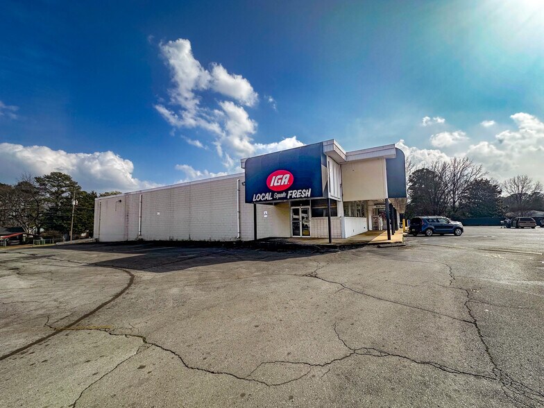 More Photos Of 3420 NW Pulaski Pike, Huntsville General Retail For Lease