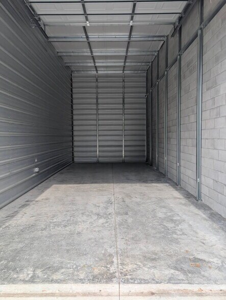 More Photos Of 10816 Fancher Rd, Westerville Warehouse For Lease
