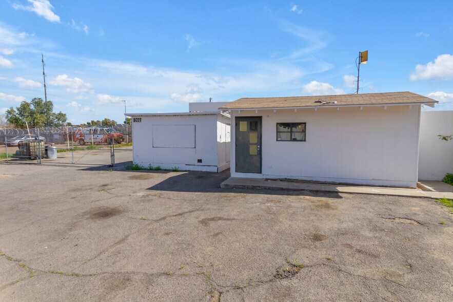 More Photos Of 8027 S Avenida del Yaqui, Guadalupe Office For Sale