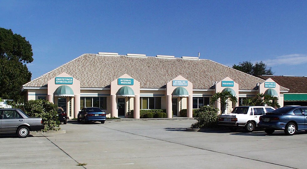 More Photos Of 10875 Park Blvd, Seminole Office For Lease