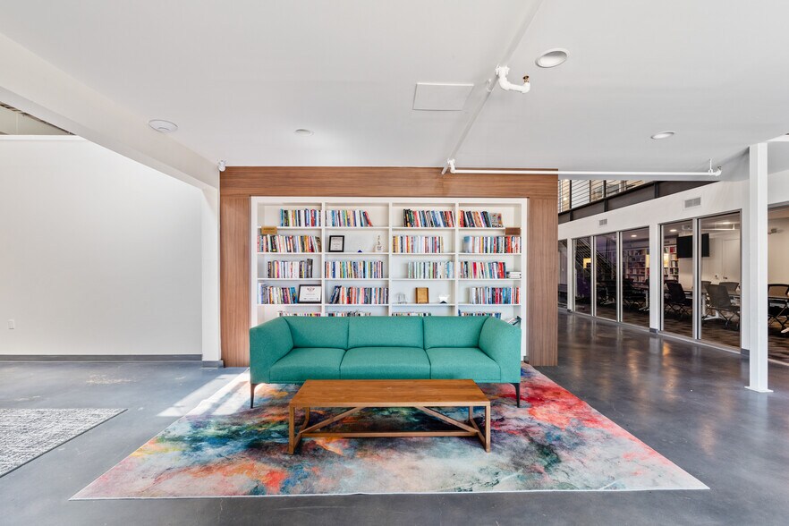 More Photos Of 507 E Calles St, Austin Loft Creative Space For Lease