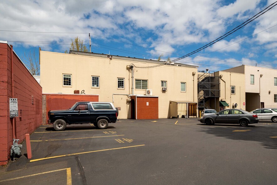 More Photos Of 4520-4534 SE Belmont St, Portland Storefront Retail Office For Lease