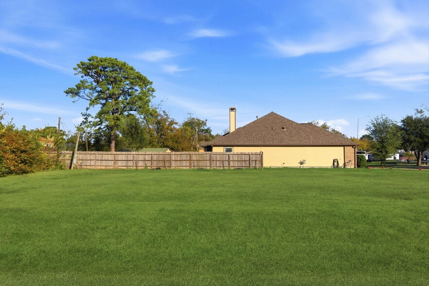 More Photos Of 5043 5045 Higgins and 5035 5037 Paula Street st, Houston Land For Sale