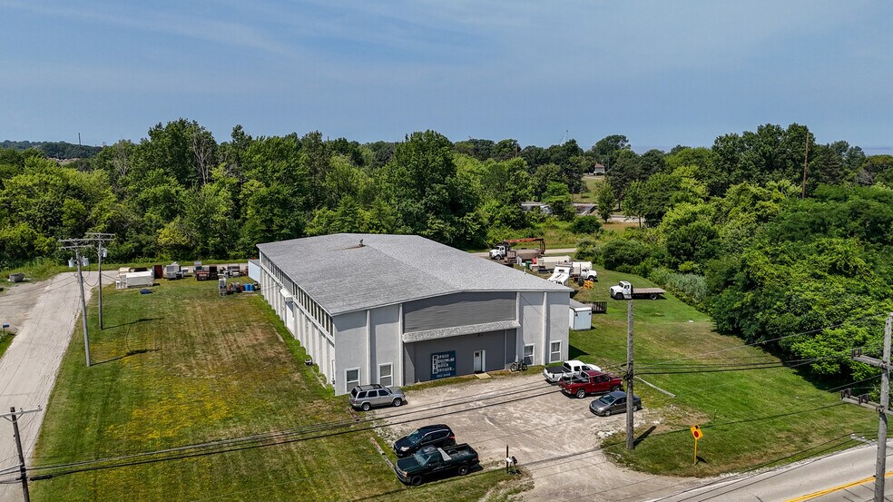 More Photos Of 237 State Rd, Ashtabula Manufacturing For Sale