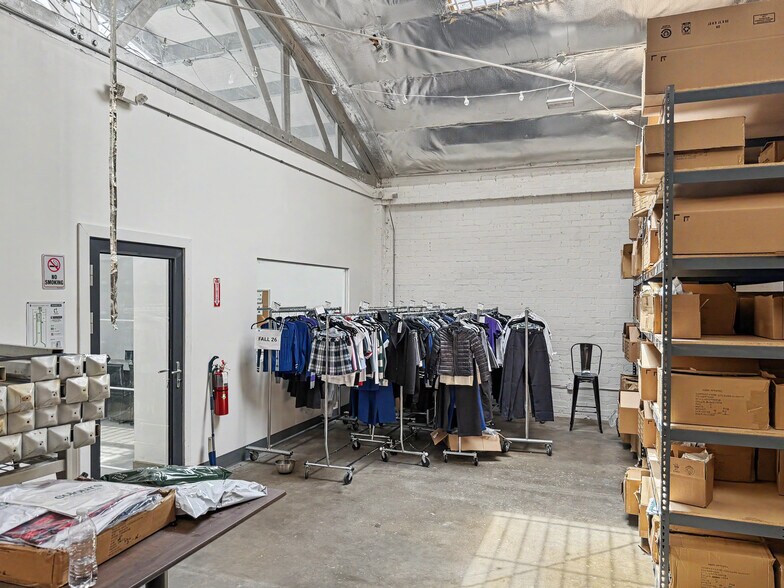 More Photos Of 1507-1509 Maple Ave, Los Angeles Warehouse For Lease