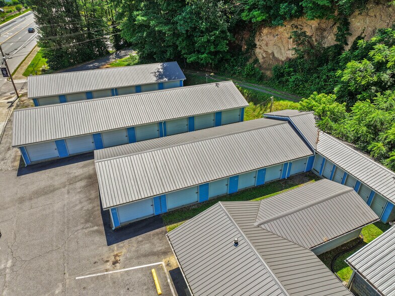 More Photos Of 8275 Carolina Blvd, Clyde General Retail For Sale