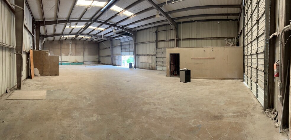 More Photos Of 4739 Don Dr, Dallas Warehouse For Lease