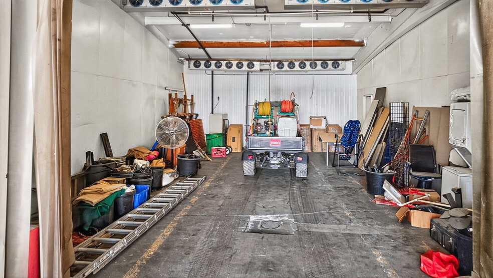 More Photos Of 81500 Industrial Pl, Indio Warehouse For Sale