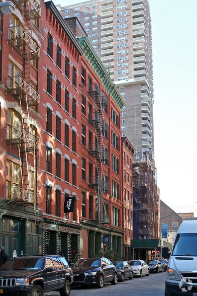 More Photos Of 179 Franklin St, New York Office Residential For Lease