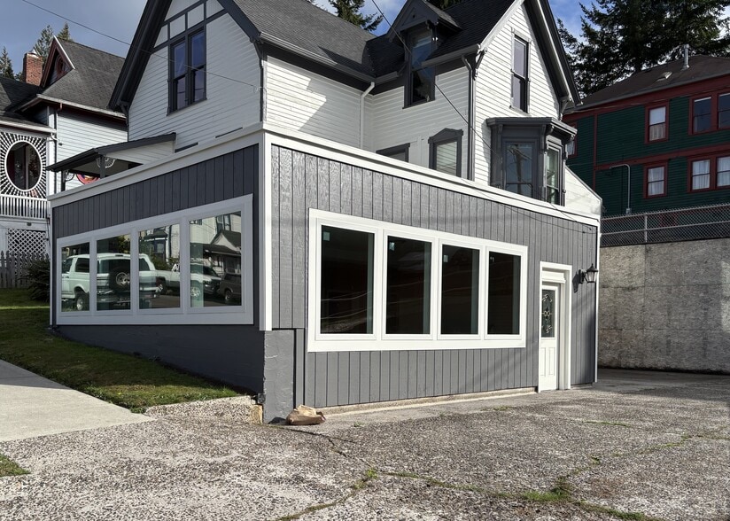 More Photos Of 1213 Franklin Ave, Astoria Office For Lease