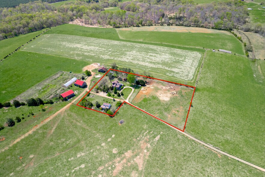 More Photos Of 2416 Lowesville Rd, Amherst Hospitality For Sale