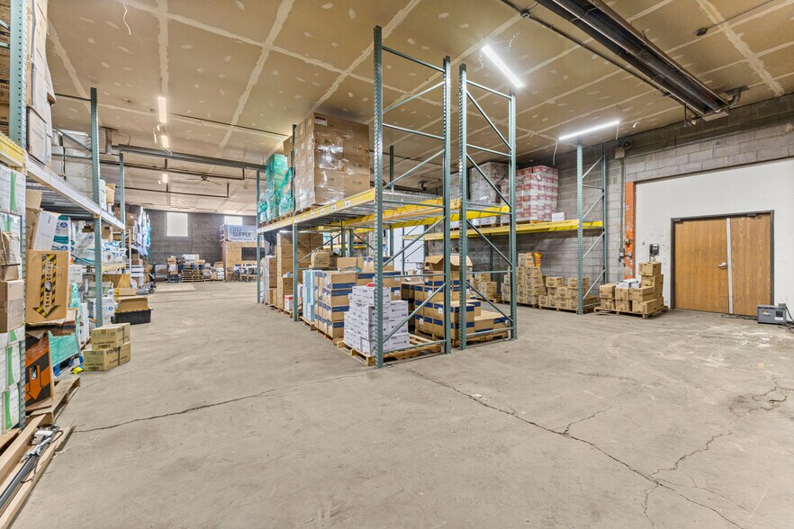More Photos Of 26289 W Eight Mile Rd, Redford Township Manufacturing For Lease