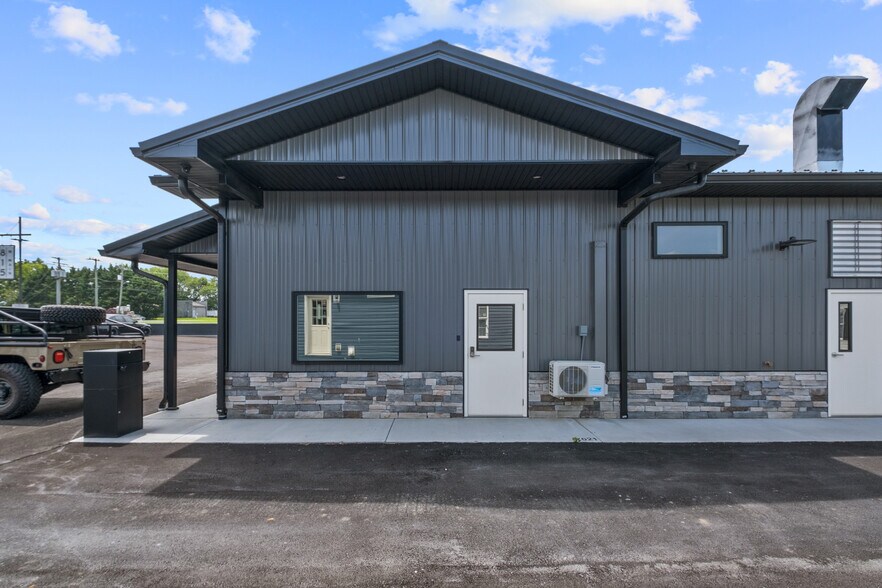 More Photos Of 815 N Main St, Mount Crawford Auto Repair For Sale