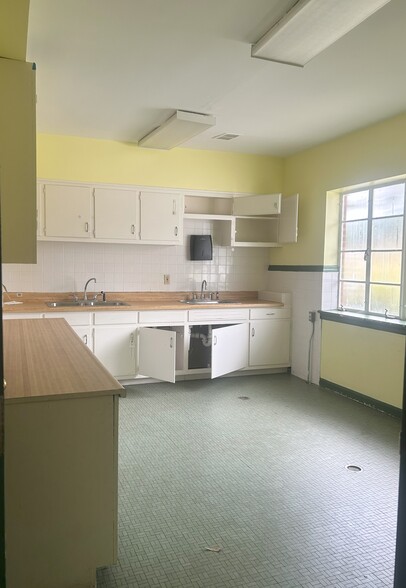 More Photos Of , Fairburn Unknown For Sale