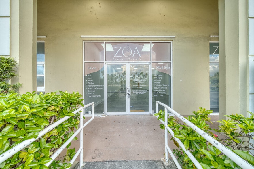 More Photos Of 15801 S Dixie Hwy, Miami Unknown For Lease