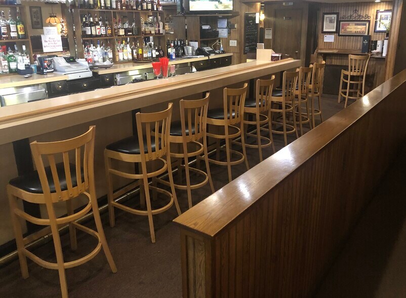 More Photos Of 2904 45th St, Highland Freestanding For Sale