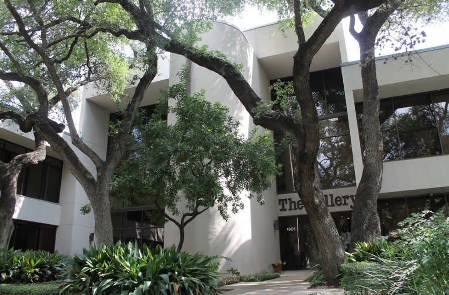 More Photos Of 1901 NW Military Hwy, San Antonio Office For Sale