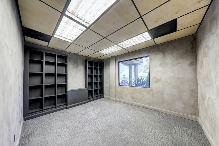 More Photos Of 34933 Imperial Ave, Bakersfield Industrial For Lease