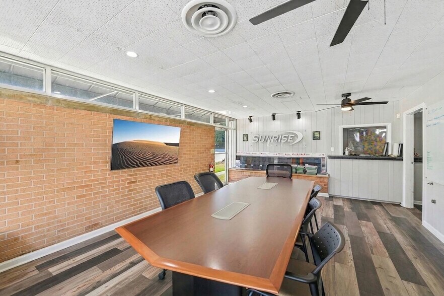 More Photos Of 224 E Broad St, Winder Medical For Sale