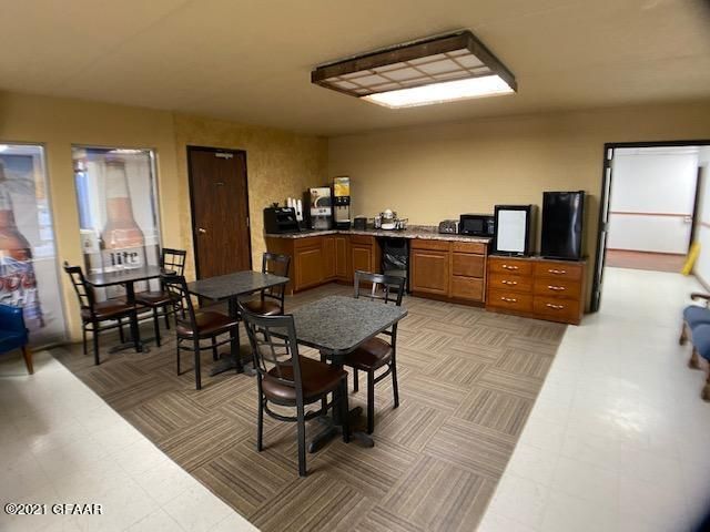 More Photos Of 502 S Division Ave, Cavalier Hotel For Sale