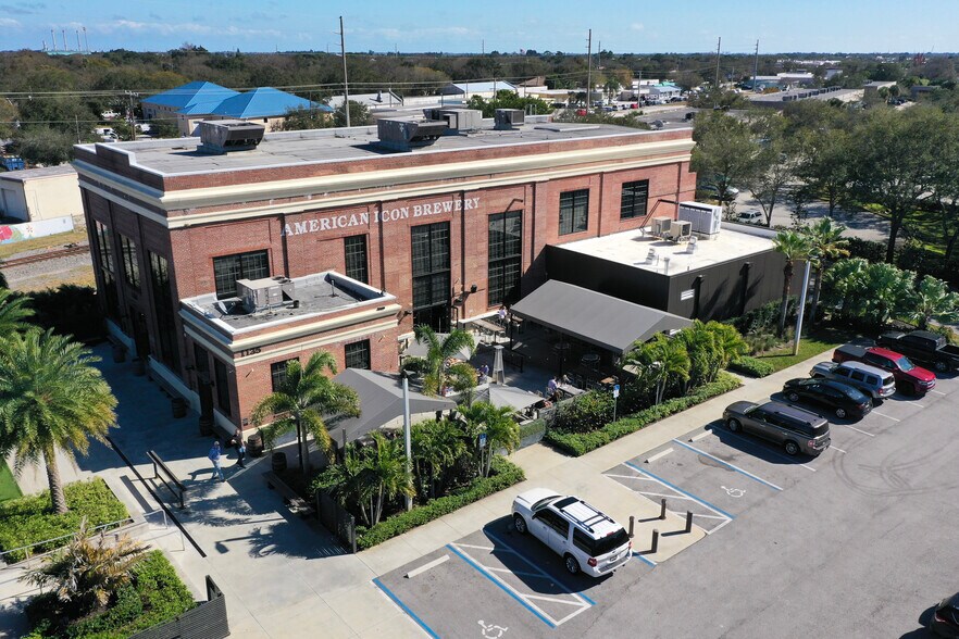 More Photos Of 2045 14th Ave, Vero Beach Office Residential For Sale