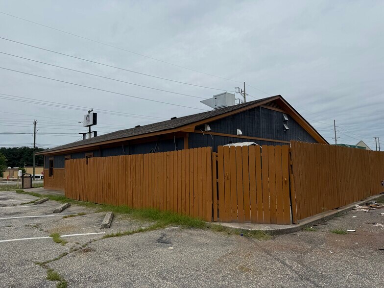 More Photos Of 3500 Murchison Rd, Fayetteville Restaurant For Sale