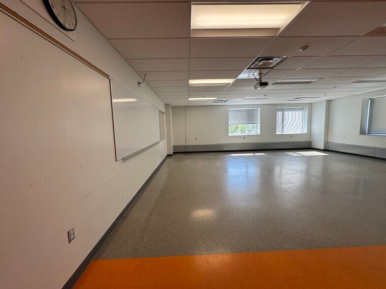 More Photos Of 1846 E 64th Ave, Anchorage Specialty For Sale