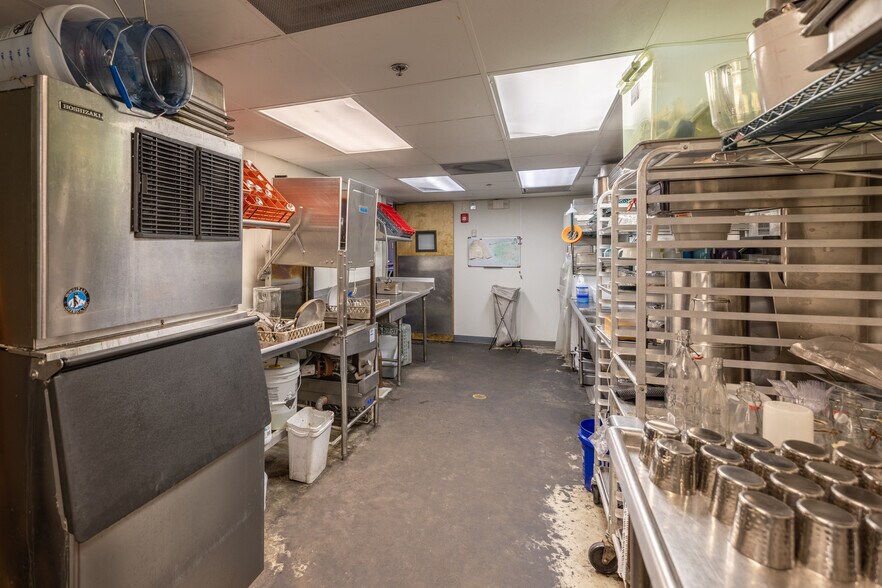 More Photos Of 743 Haywood Rd, Asheville Restaurant For Sale