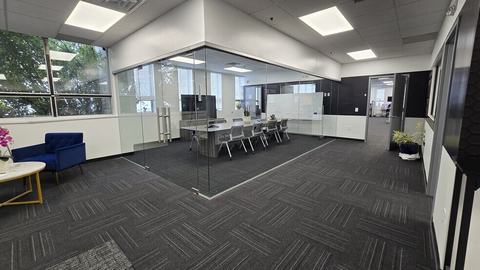 More Photos Of 2300 Marcus Ave, New Hyde Park Warehouse For Lease