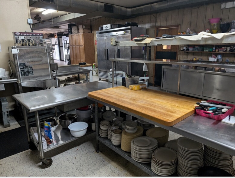 More Photos Of 412 Main St, Bottineau Freestanding For Sale