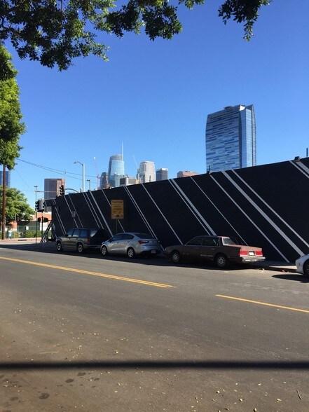 More Photos Of 1200 Albany St, Los Angeles Warehouse For Lease