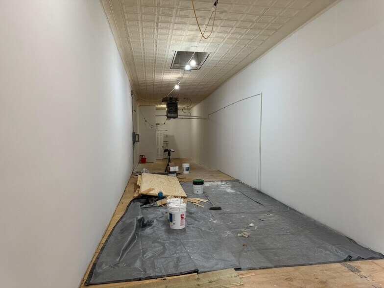 More Photos Of 93 Gramatan Ave, Mount Vernon Storefront For Lease
