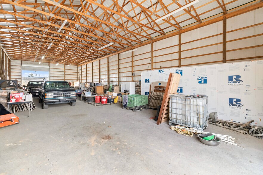 More Photos Of 372 Jones St, Decatur Warehouse For Sale