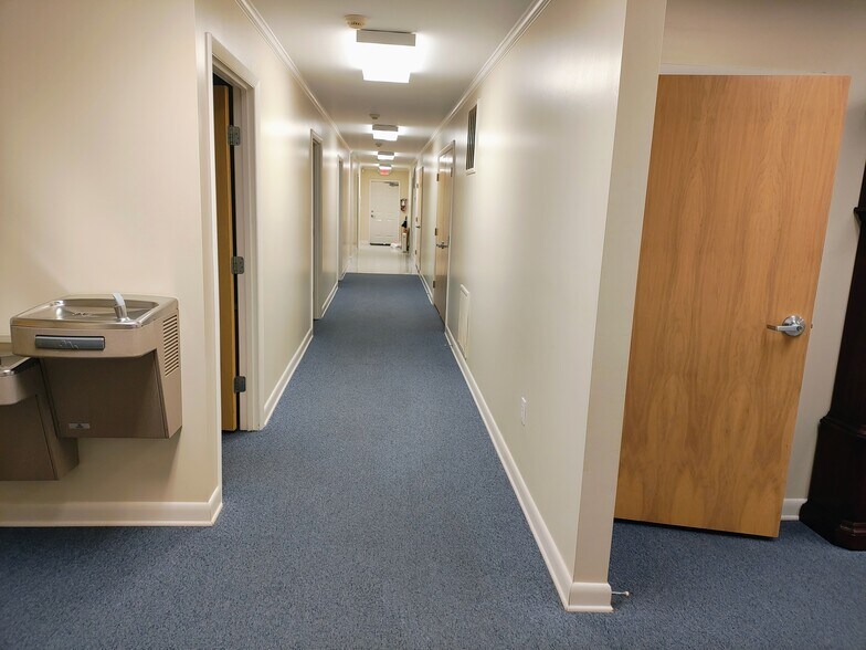 More Photos Of 516 Beaumont Rd, Fayetteville Medical For Lease